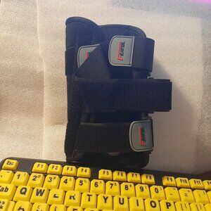 NEW ! Featol Wrist Hand Brace Splint Support Pain Relief Right Hand Sz S/M &/M/L